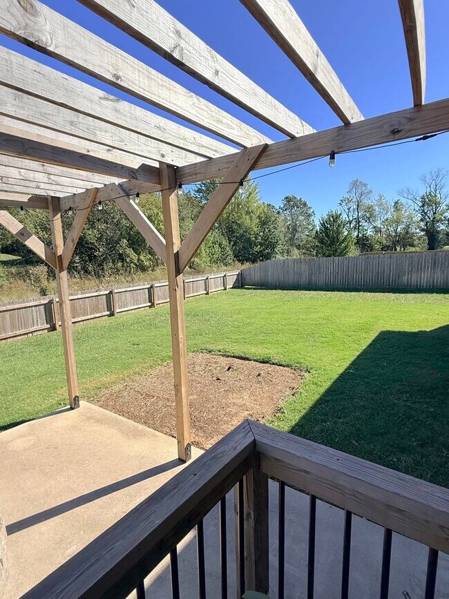 Building Photo - 604 N Eagle Park Dr