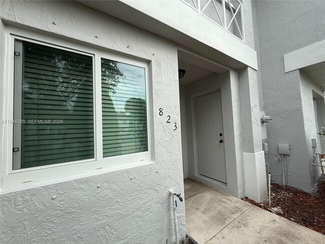 Building Photo - 823 NW 208th Terrace