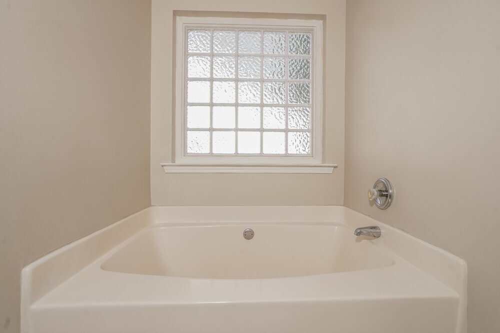 Building Photo - 310 The Gables Dr