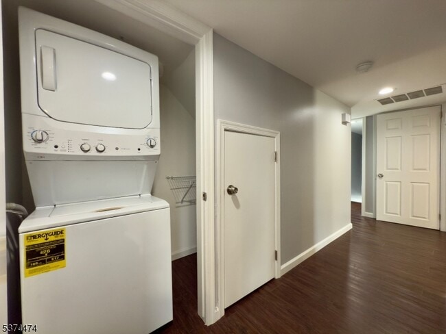 Building Photo - 274 US-202