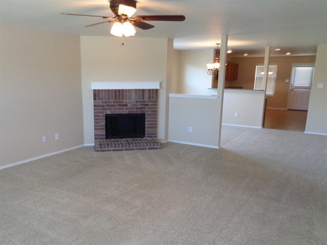 Building Photo - 63 Lantana Dr