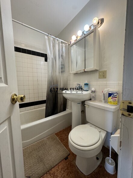 Building Photo - 27 Egremont Rd