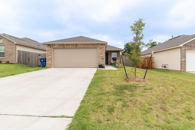 Building Photo - Discover Your Perfect Oasis: Tour Now! 3-Bedroom, 2-Bathroom Haven Blending Modern Luxury with Co...