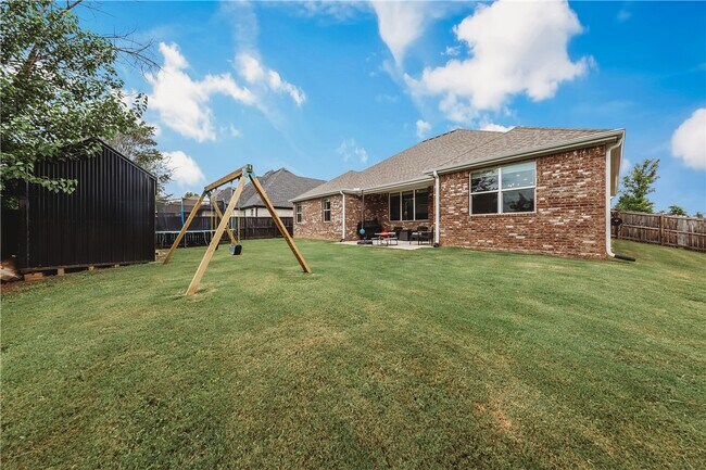 Building Photo - 5803 W Poison Springs Dr