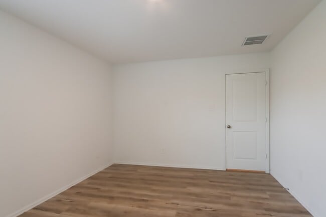 Building Photo - 17599 Longwood Trce Ln