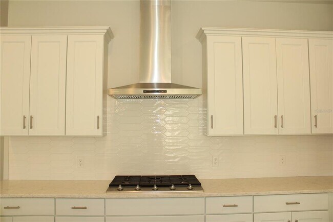 Building Photo - 6311 Pigeon Plum Way