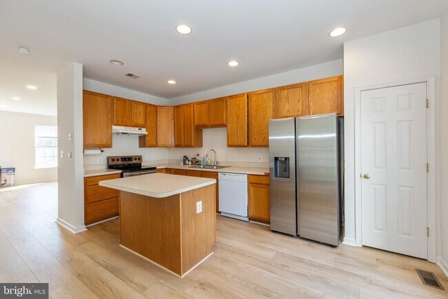 Building Photo - 2456 Covered Wagon Ct