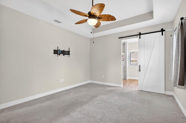 Building Photo - 4617 SW Keats St