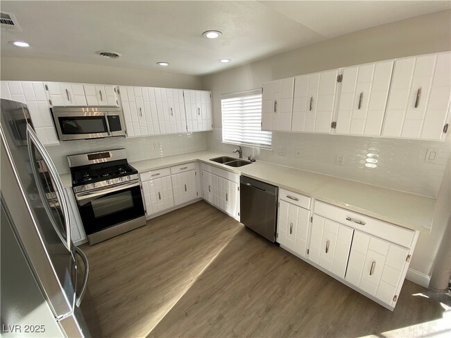 Building Photo - 7409 Bagdad Ct