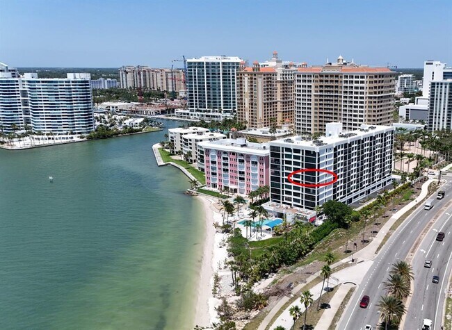 Building Photo - 11 Sunset Dr