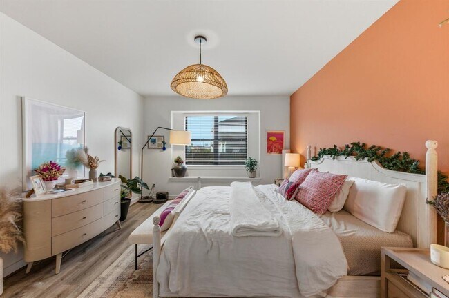 Building Photo - 159 Threshing Rd