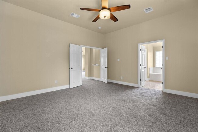 Building Photo - 10128 Channel Island Dr