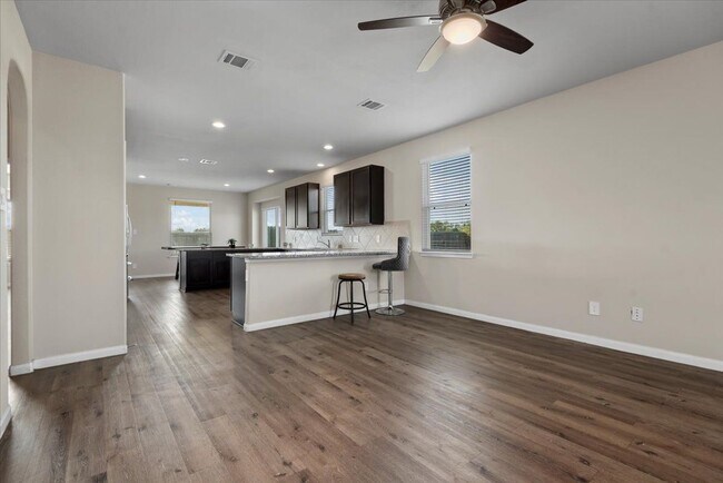 Building Photo - 5639 Brooklyn Rose Dr