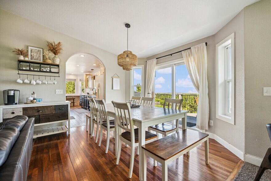 Building Photo - 3213 Hemlock Ct