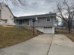 Building Photo - Charming 3-Bed 1.5 Bath Raised Ranch with ...