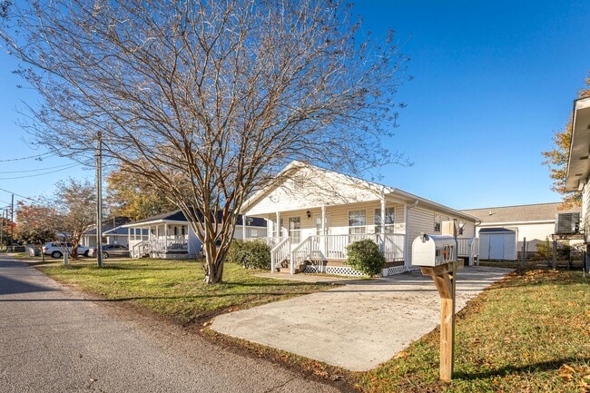 Building Photo - Cute Rental Home Downtown Biloxi
