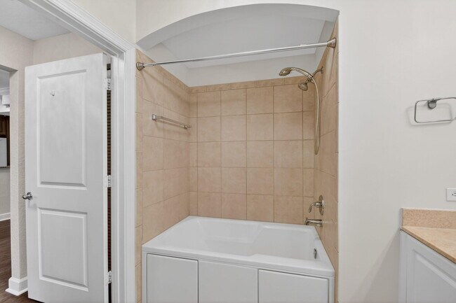 Building Photo - 1660 Renaissance Commons Blvd