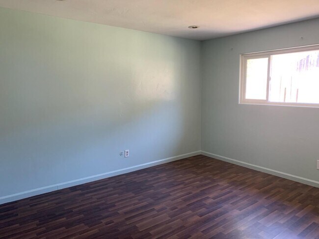 Building Photo - Charming Corner Single Story Home-Renovati...