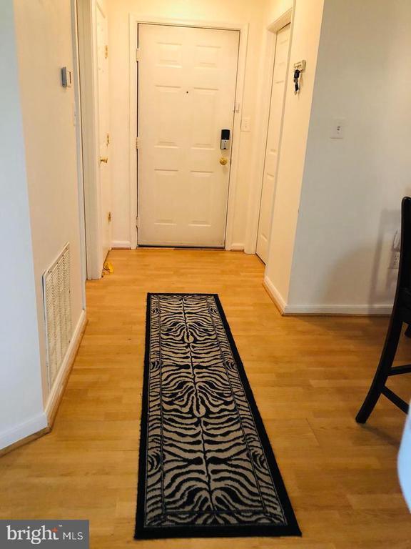 Building Photo - 1055 Gardenview Loop