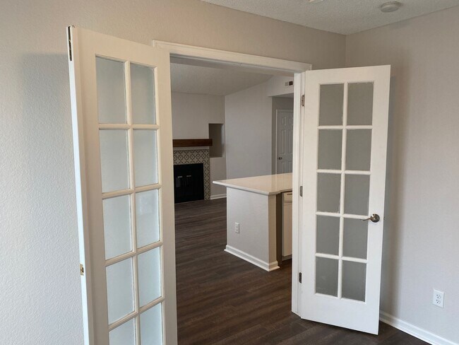 Building Photo - 4883 White Rock Cir