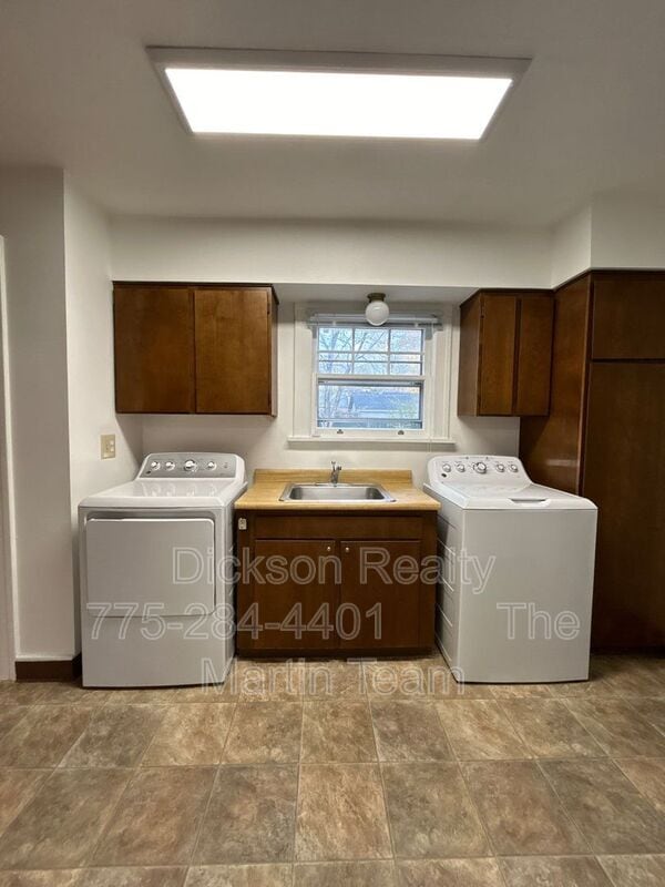 Building Photo - 901 Walker Ave