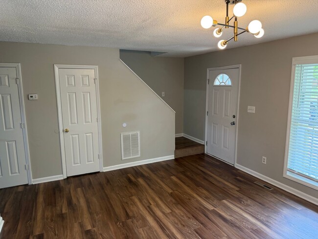 Building Photo - Spacious Two Bedroom Townhome In Kannapolis