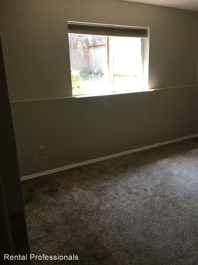Building Photo - 4 br, 2 bath House - 3504 Golden Valley