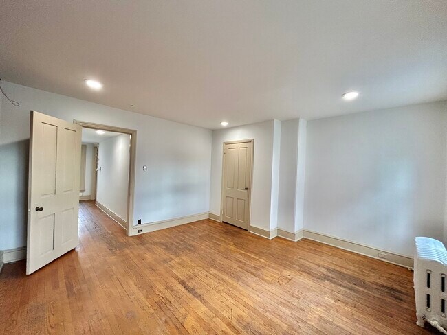 Building Photo - 1328 N Washington St