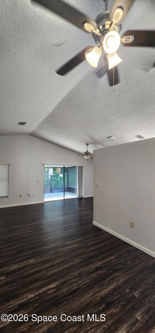 Building Photo - 4024 Pinyon Dr