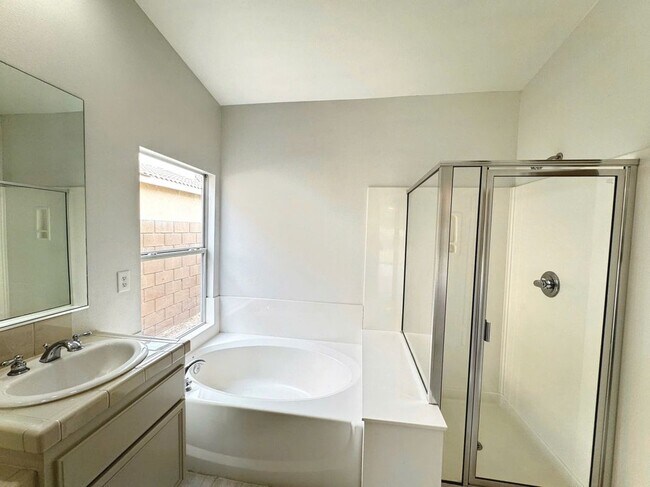 Building Photo - 81464 Avenida Esmeralda