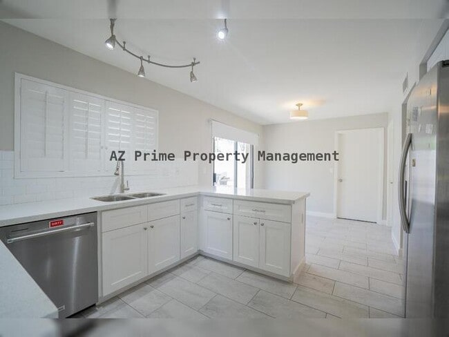 Building Photo - 16630 N 67th St