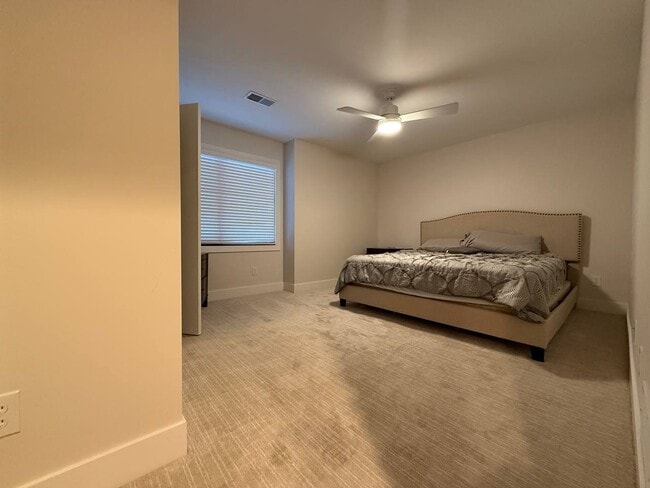 Building Photo - Beautiful 4BR/3.5BA Home in Granger – Spacious & Updated!