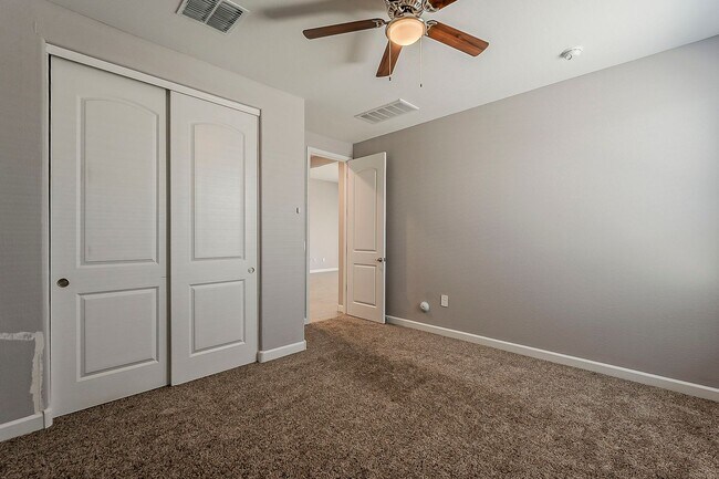 Building Photo - Spacious New-Build Family Home!