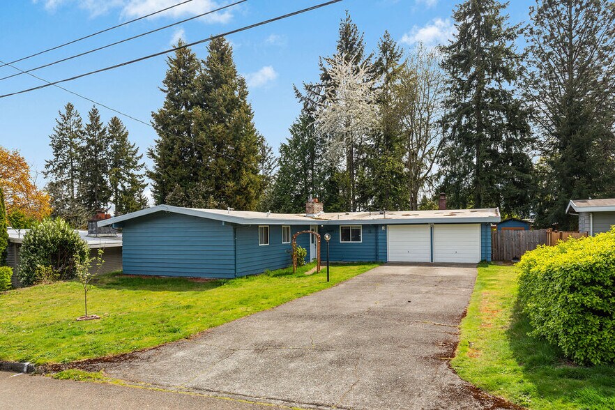 Primary Photo - 16047 SE 4th St