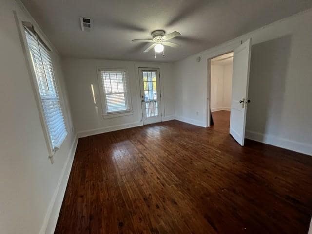 Building Photo - 164 Alma St