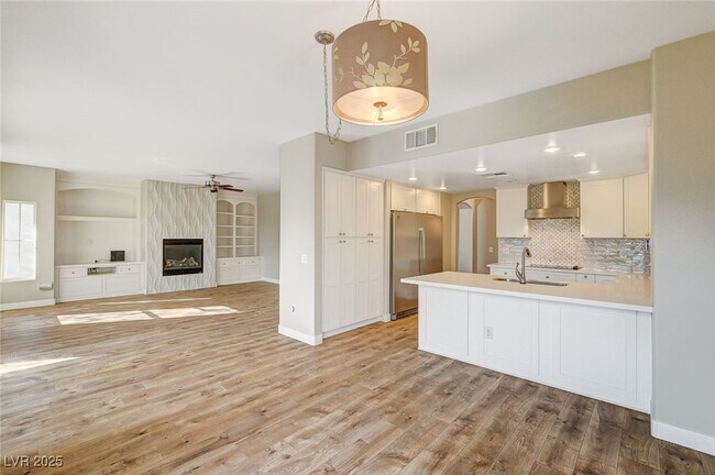 Primary Photo - 11835 Portina Dr