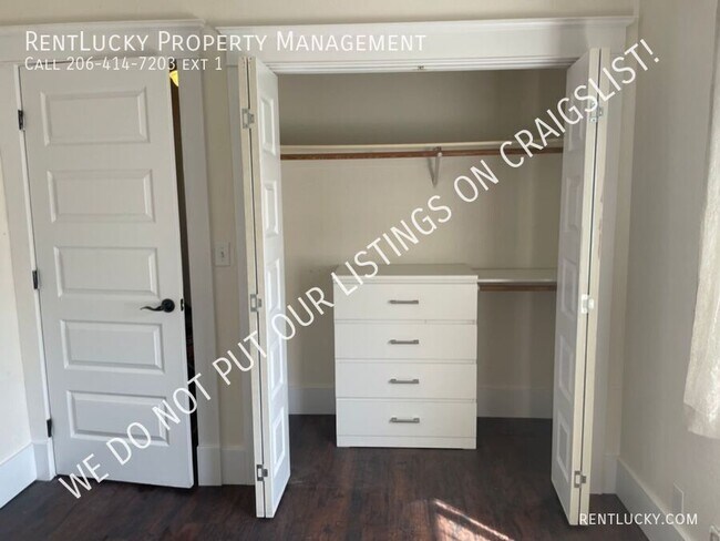 Building Photo - 821 23rd Ave