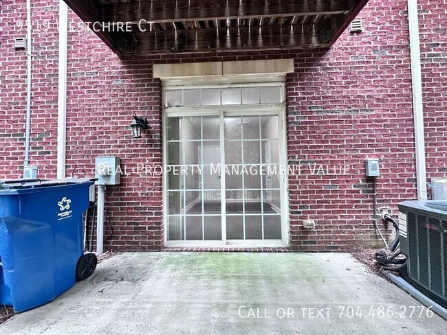 Building Photo - 9519 Westchire Ct
