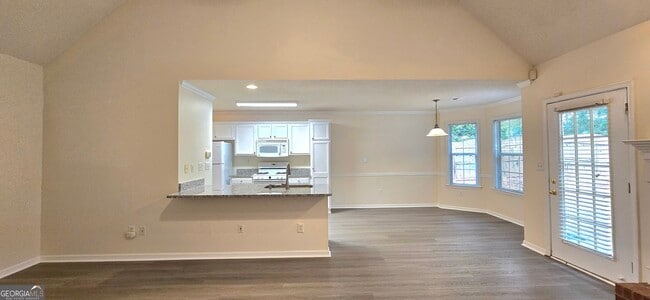 Building Photo - 2 Mill Ridge Pl