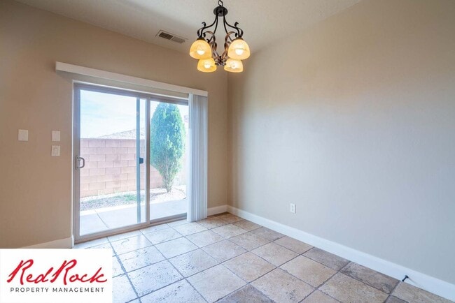 Building Photo - Beautiful Southgate Townhome!