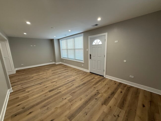 Building Photo - 6634 Cermak Rd