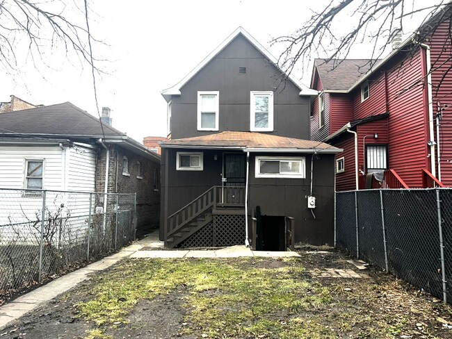 Building Photo - 709 N Laramie Ave