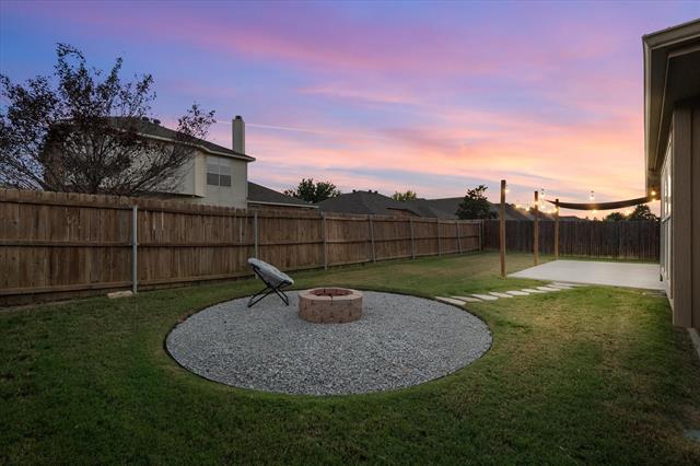 Building Photo - 4802 Oakview Dr