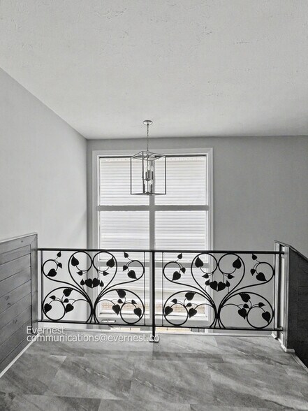 Building Photo - 613 Hillsboro Rd