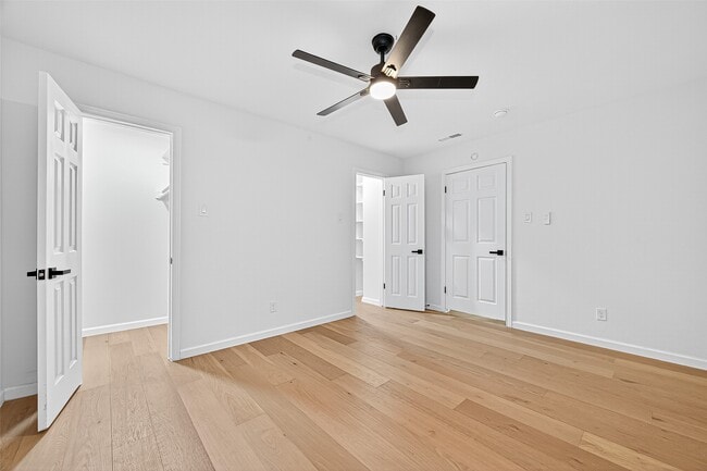 Building Photo - 2414 Walnut Bend Ln