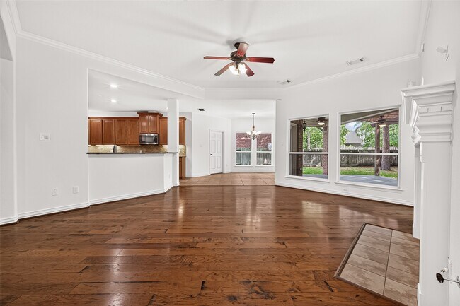 Building Photo - 18 Petal Park Pl