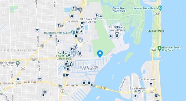 Building Photo - 2500 NE 135th St