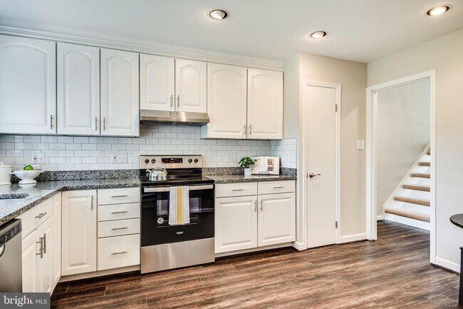 Building Photo - 5415 Helm Ct