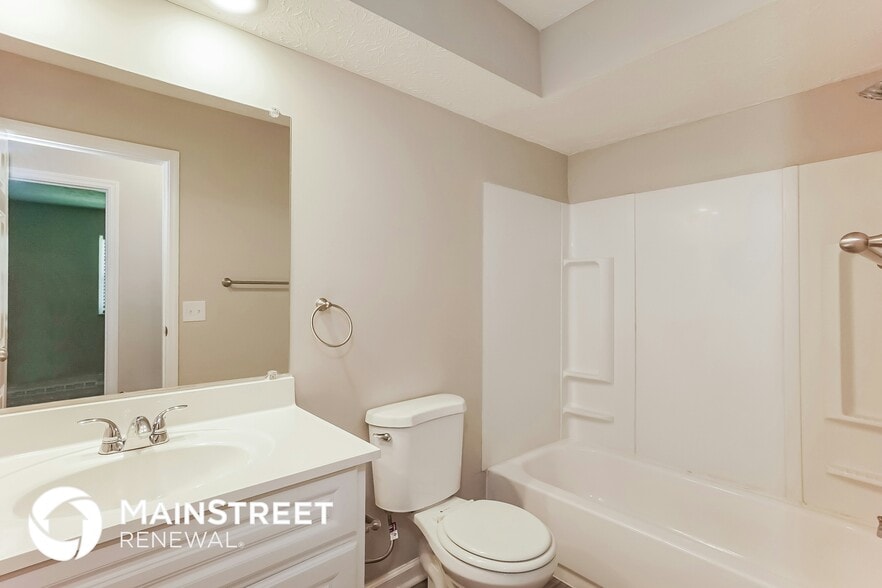 Building Photo - 6606 Merringer Ave