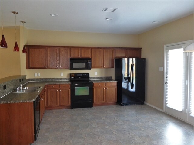 Building Photo - 4020 Hanna Rose Ln